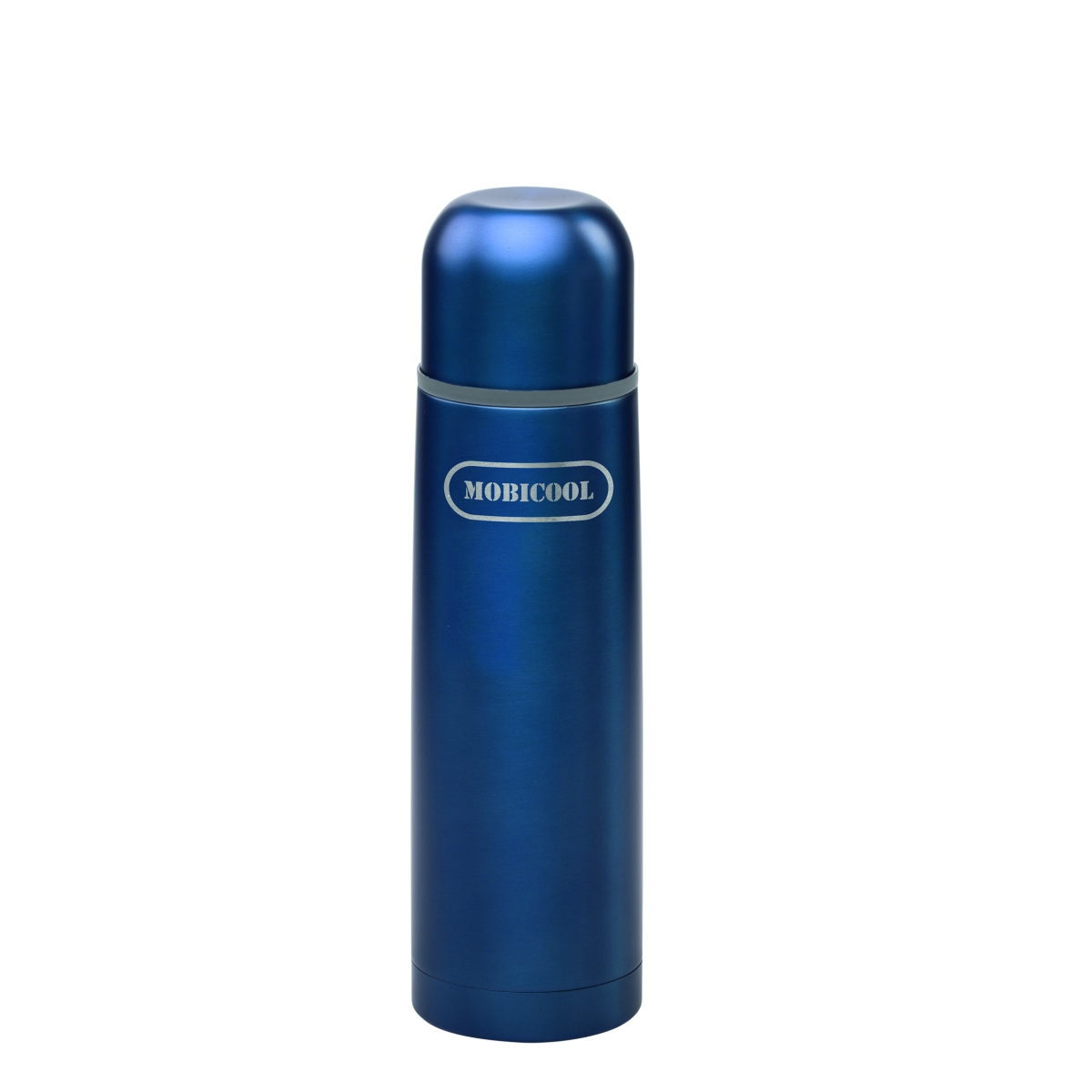 Mobicool Thermoskanne MDM50 0,5l Isolierflasche MDM. Die Mobicool Thermoskanne hält Ihre Getränke mehrere Stunden lang kalt oder heiß. Sie besteht aus Edelstahl 18/8. Sie isoliert dank doppelwandiger Hochvakuumisolierung perfekt und hält die Getränketemperatur für lange Zeit. Der Verschluss mit automatischem Auslaufschutz sorgt für tropffreies Ausgießen. Und natürlich ist ein Trinkbecher dabei! Alle Komponenten können zur einfachen Reinigung und damit zur perfekten Hygiene abgenommen werden.