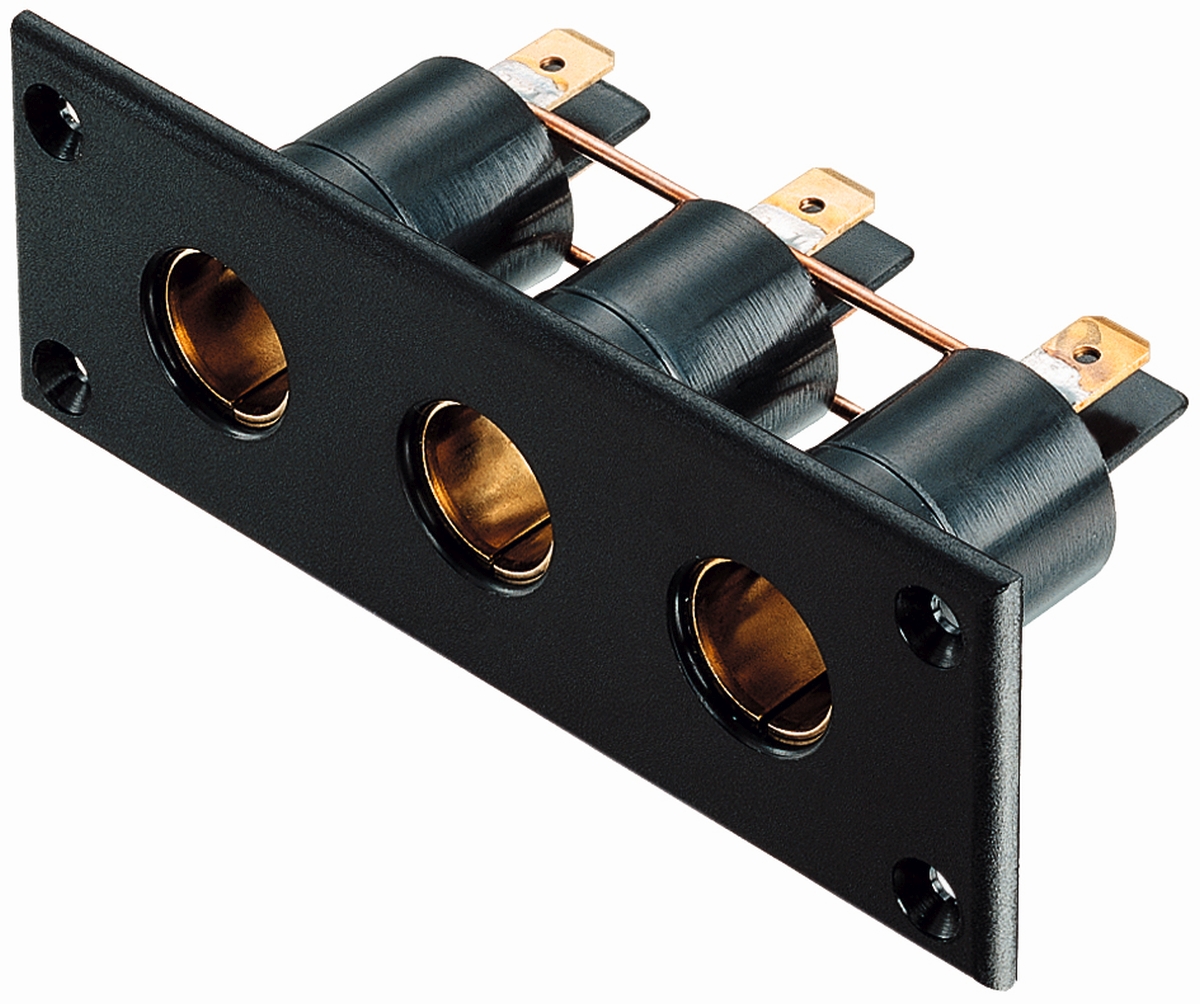 Einbau-Dreifach-Steckdose Drei Normsteckdosen 12-24 V.