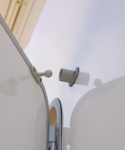 Türhalter Door Holder grau welches das zufällige Schliessen der Fahrzeugtür verhindert.