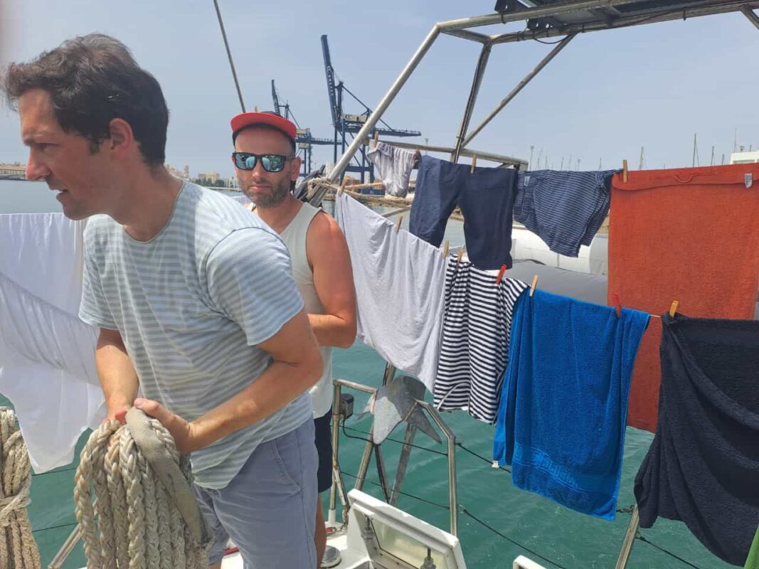 Überführung “Amy 2” von Alicante nach Brest Tag7 Wenn wir Waschweiber wären