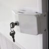 Thule Door Frame Lock Dieses Schloss wird an die Innenseite des Türrahmens geschraubt