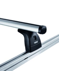 Thule ProBar Flex Hoch (2er Set) das die Montage von Thule Dachzubehör ermöglicht. Flexible Position der Lastenträger auf den Basisschienen