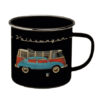 VW Collection Emaille Tasse schwarz Die coole Emaille-Tasse mit verschiedenen Bullis im Retrodesign zaubert einen nostalgischen Flair in jeden Küchenschrank.
