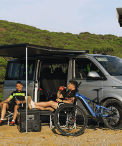 F40 Van 210 Deep Black (S)