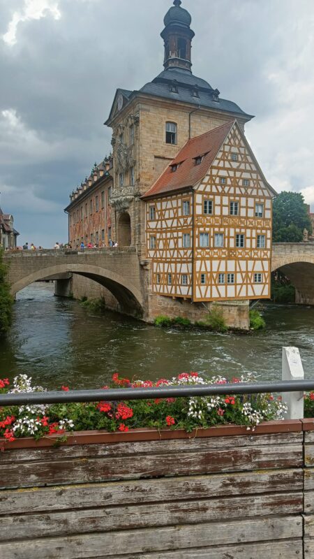 Mit der Lilibet nach Verona und zurück über Bamberg Das Rathaus zu Bamberg