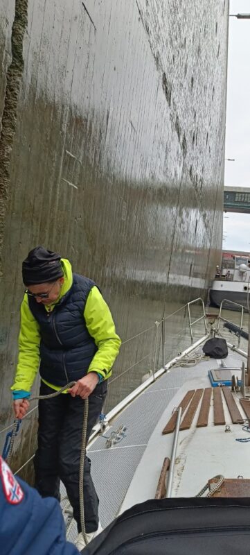 Lorbas auf dem Weg nach Hause Tag 1 Lorbas in der Schleuse Anderten 5
