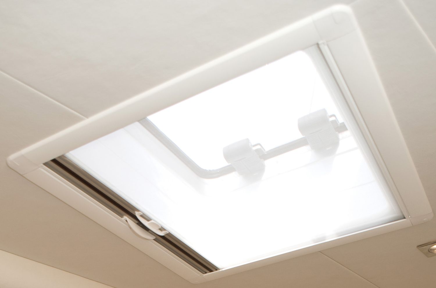 Skyscreen Roller Recessed Skyscreen Roller Recessed