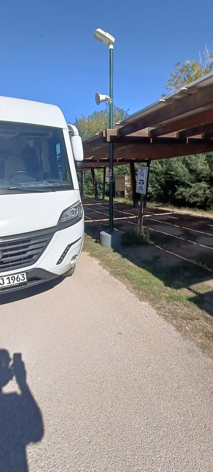 Riva di Ugento mit dem Wohnmobil – zehn Tage Meer, Nachbarn und Lilibet Lilibet an der Ver- und Entsorgung